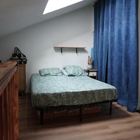 Au Pied De L'etang Lc Terre Occitane