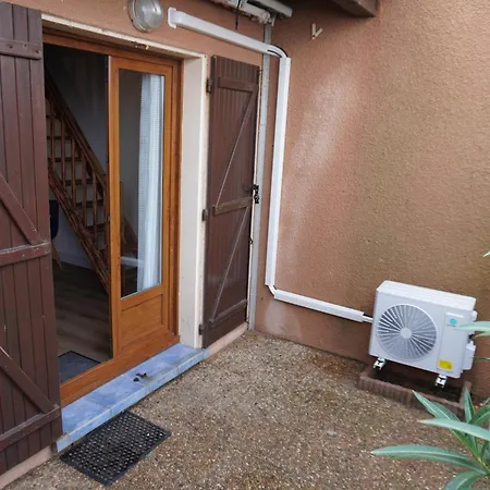 Au Pied De L'etang Lc Terre Occitane Holiday home *
